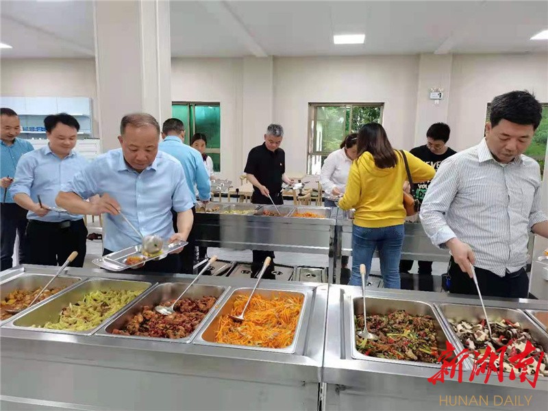 县政府机关食堂运营与管理挑战，应对每日众多就餐者的挑战