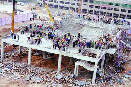 山西机场施工地坍塌事故致三人身亡，事故反思与启示