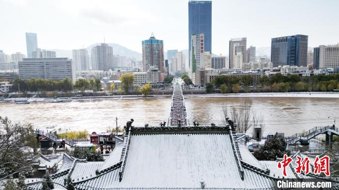 兰州大雪下的城市交响曲，雪乱中的和谐交响